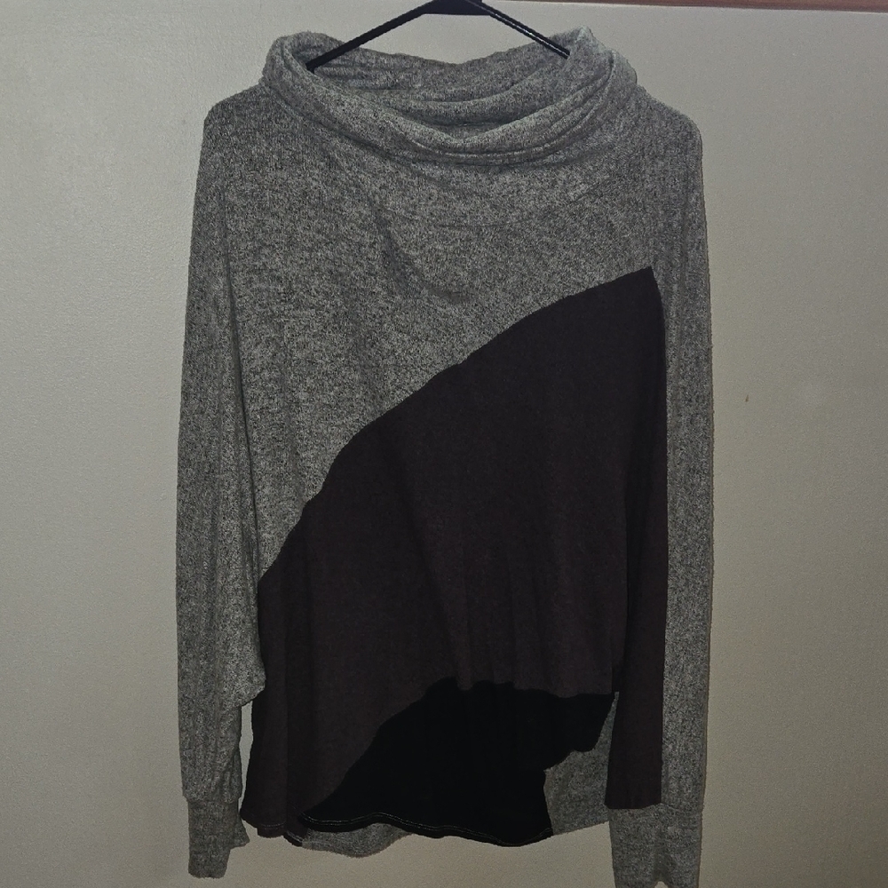 Chic Cowl Neck Sweater in Gray and Black